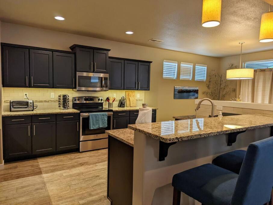 Spacious 3-Bedroom Home With Outdoor Space Eugene Exterior photo