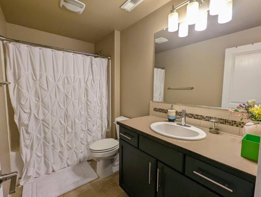 Spacious 3-Bedroom Home With Outdoor Space Eugene Exterior photo